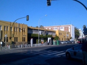 Nuevo semáforo en López de Gomara.