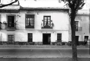 Instantánea dela calle Betis en torno a 1950