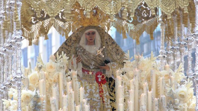 Horario e Itinerario de la Esperanza de Triana en la Semana Santa de Sevilla 2023