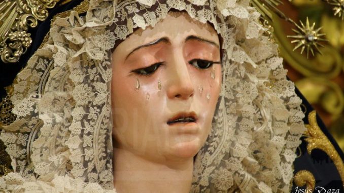 Solemne y devoto Besamanos a María Santísima de la Estrella 