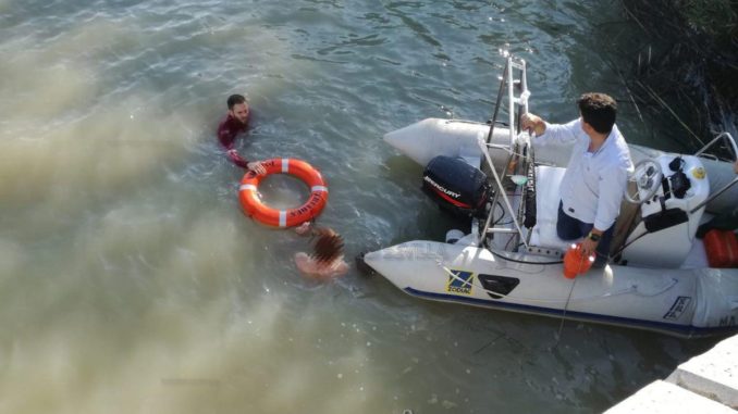 hombre rescatado, salvamento en el río, julio 2018